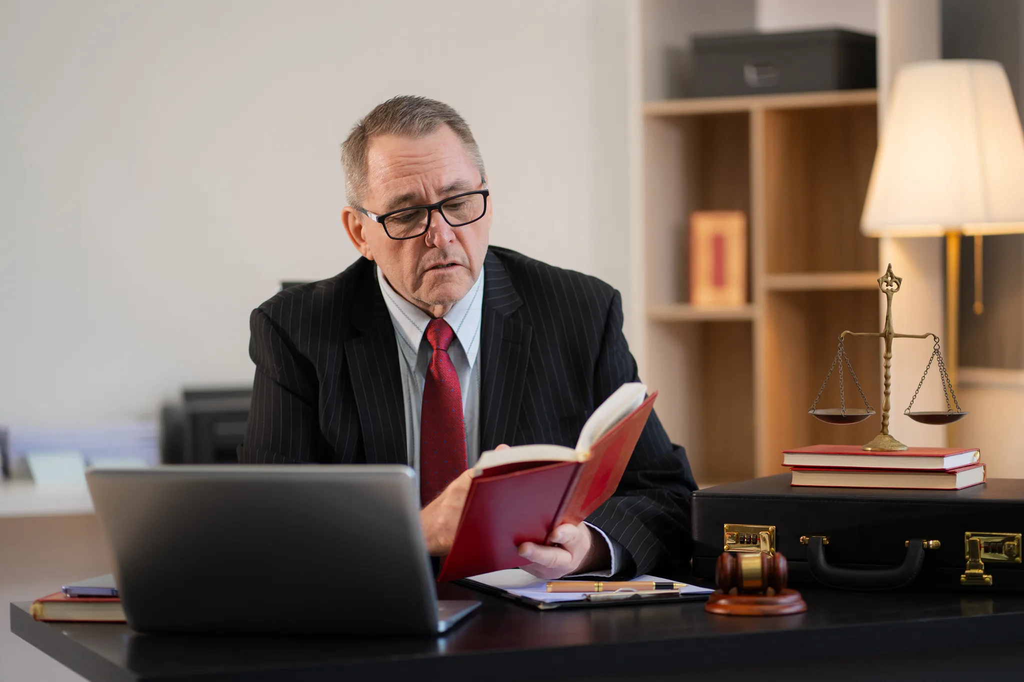 Compare Solicitors and Legal Experts in Seconds